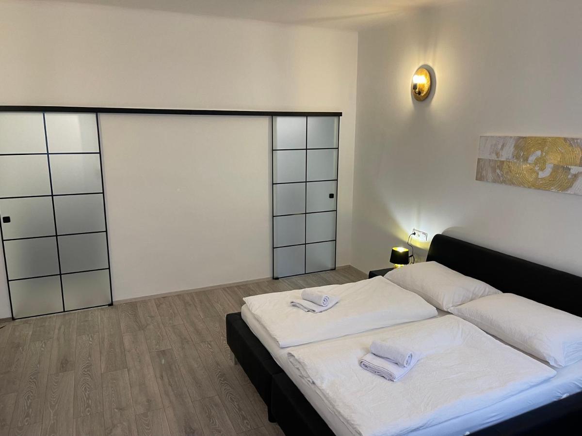 Fancy Apartment In The City Center Вена Экстерьер фото