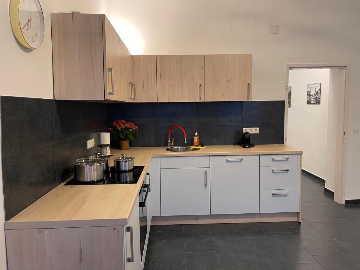 Fancy Apartment In The City Center Вена Экстерьер фото