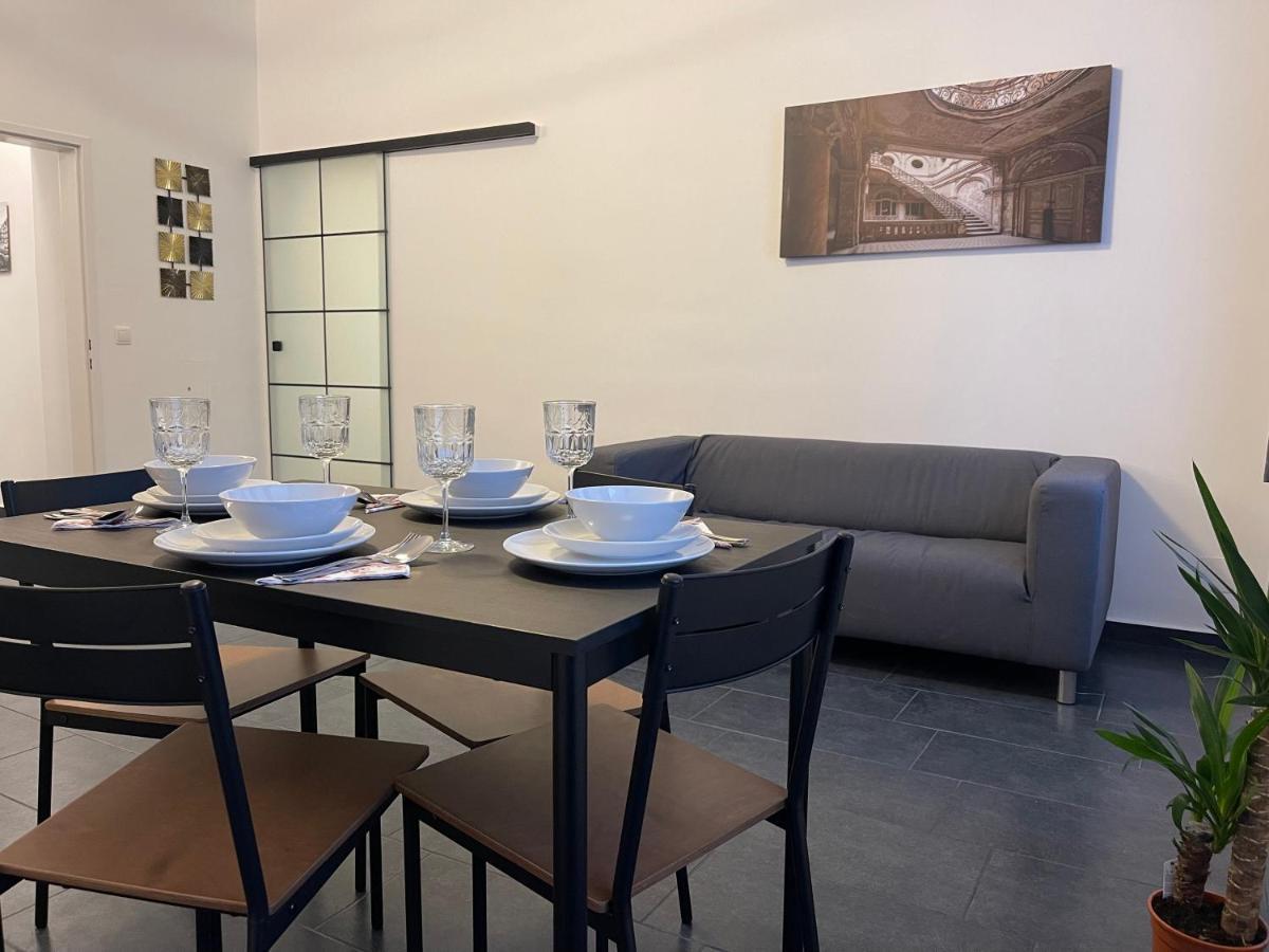 Fancy Apartment In The City Center Вена Экстерьер фото