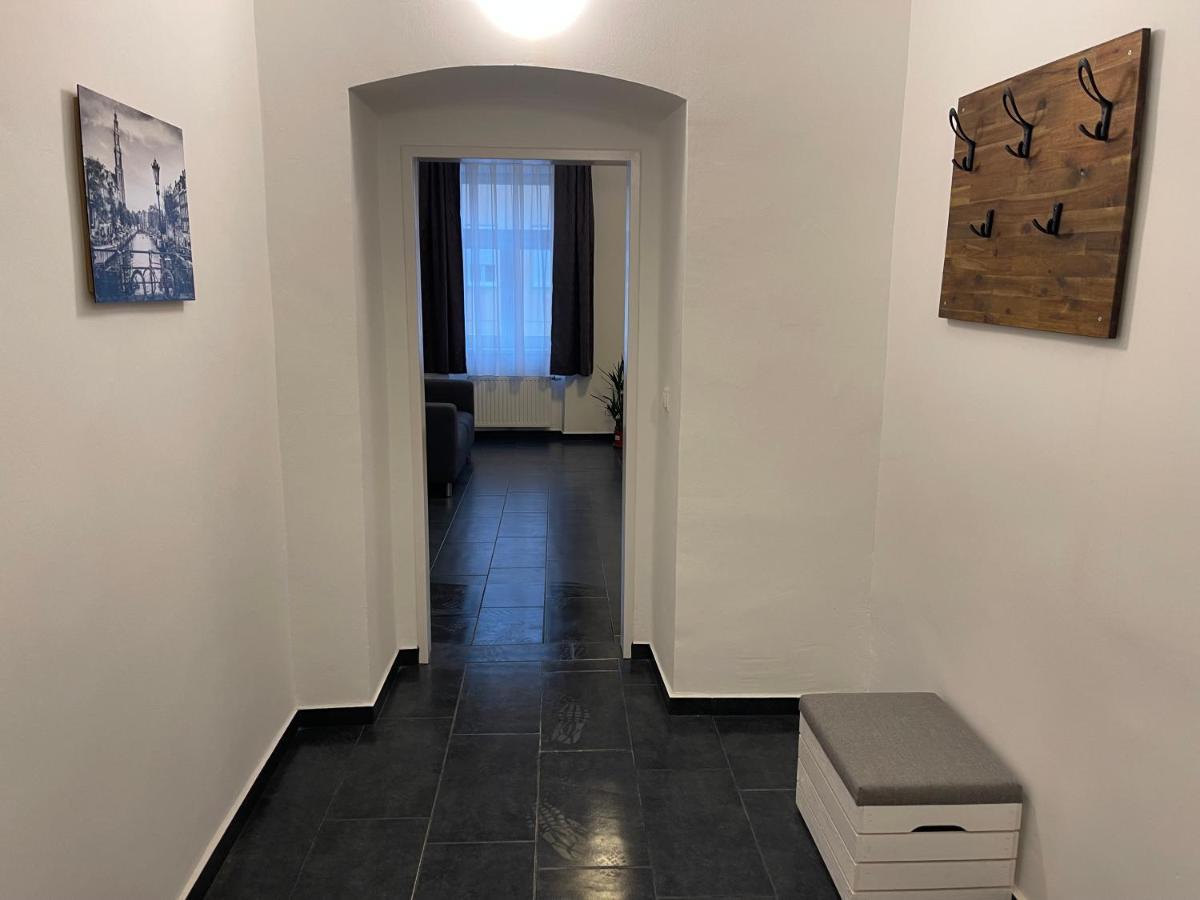 Fancy Apartment In The City Center Вена Экстерьер фото